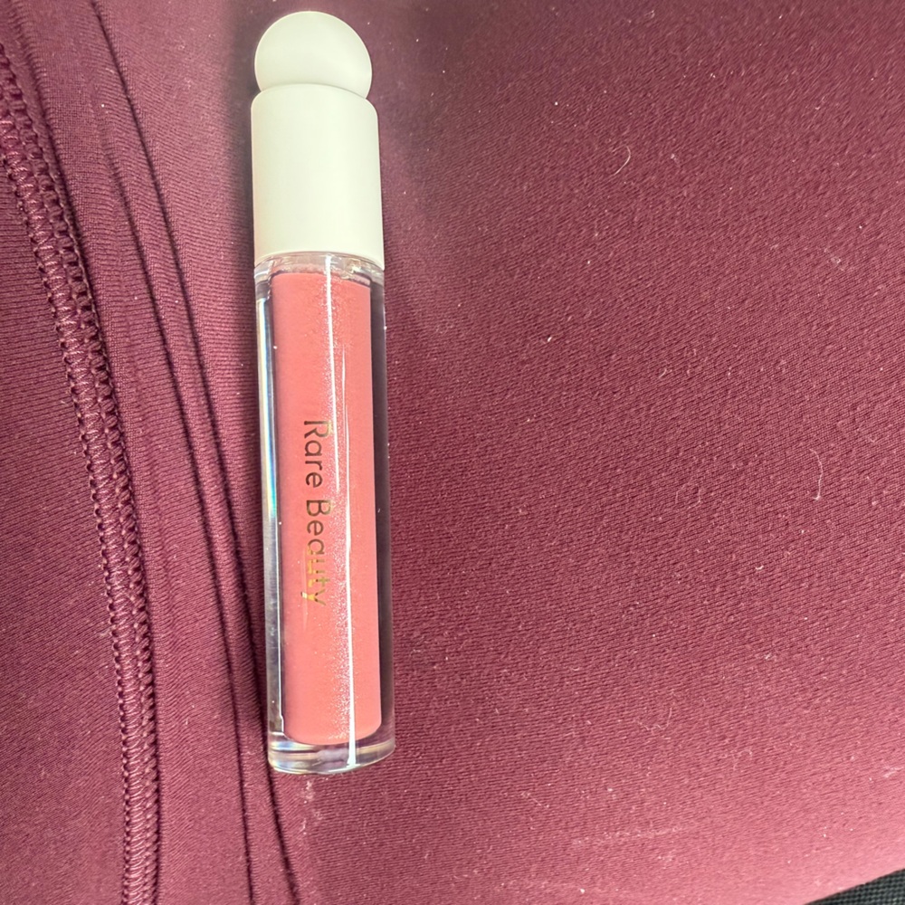 ❤️3/$25 RARE BEAUTY BY SELENA GOMEZ Positive Light Luminizing Lip Gloss -Glimmer - Picture 2 of 3